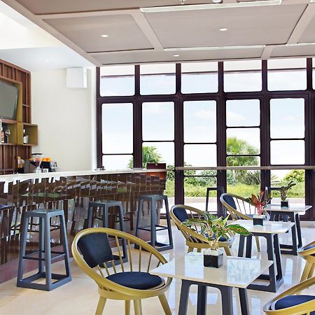 Grand Livio Kuta Hotel Легиан Экстерьер фото