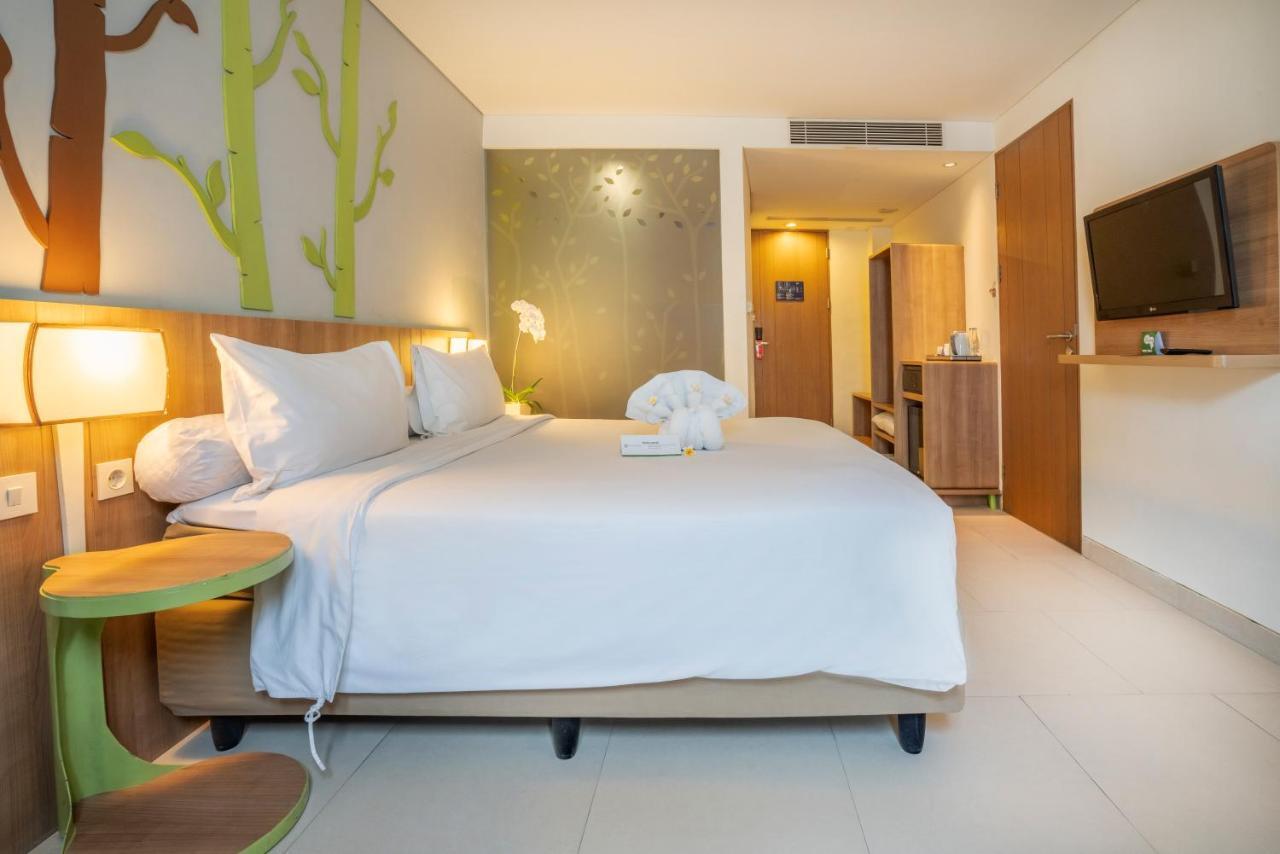 Grand Livio Kuta Hotel Легиан Экстерьер фото