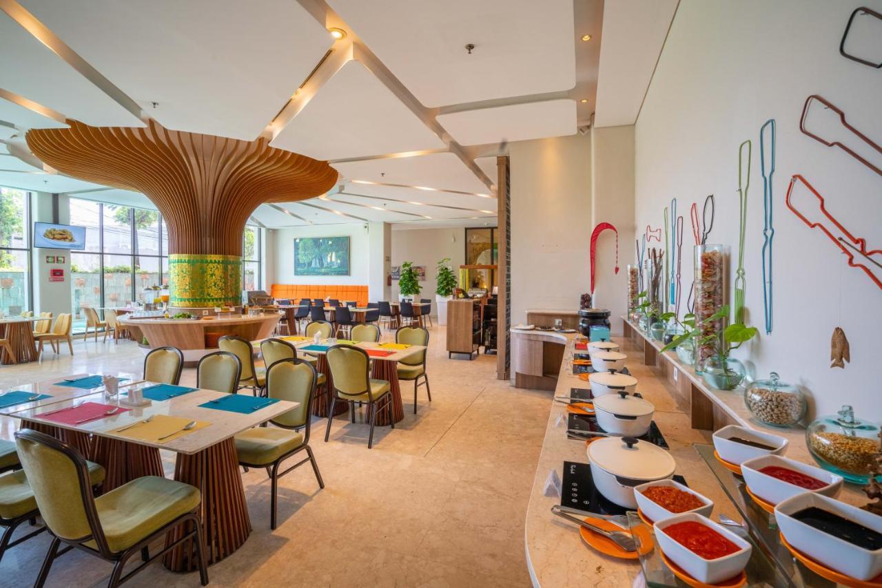 Grand Livio Kuta Hotel Легиан Экстерьер фото